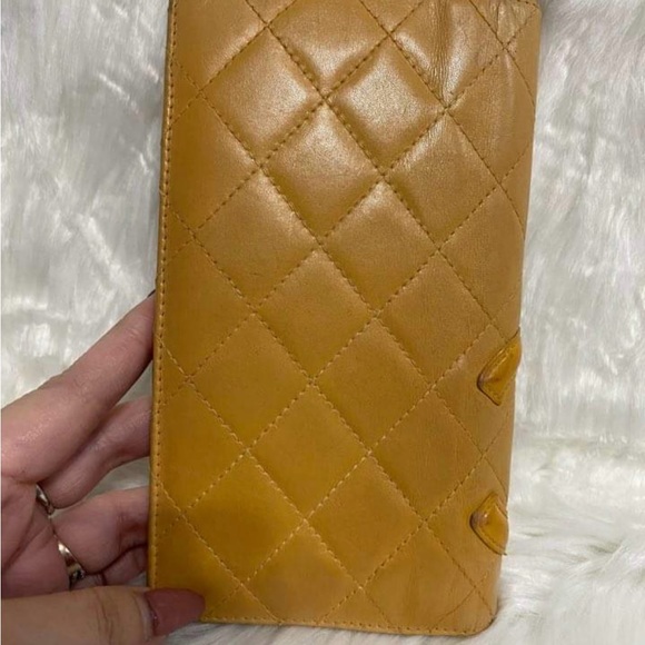 Get Your Hands on a Stunning Chanel Long Wallet Now! $450 - Picture 3 of 10